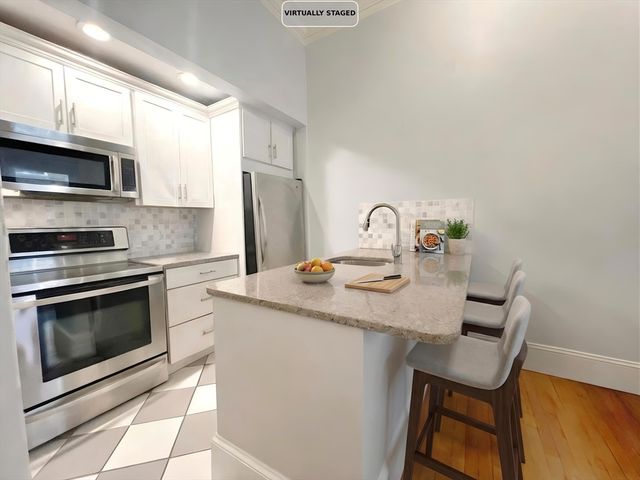 86 Commonwealth Avenue 2R, Boston, MA 02116