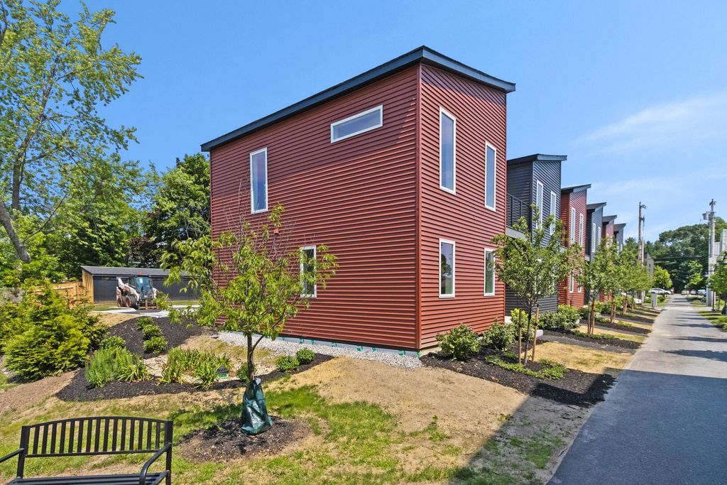 41 W Presumpscot Street F, Portland, ME 04103 — photo 3