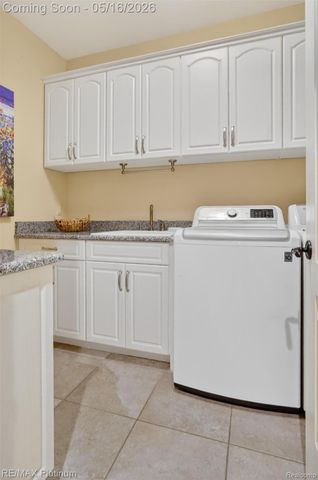 10709 Stoney Point Drive, Green Oak Township, MI 48178