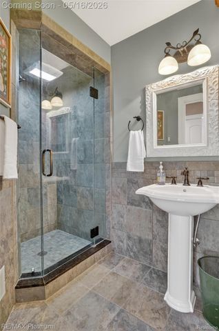 10709 Stoney Point Drive, Green Oak Township, MI 48178
