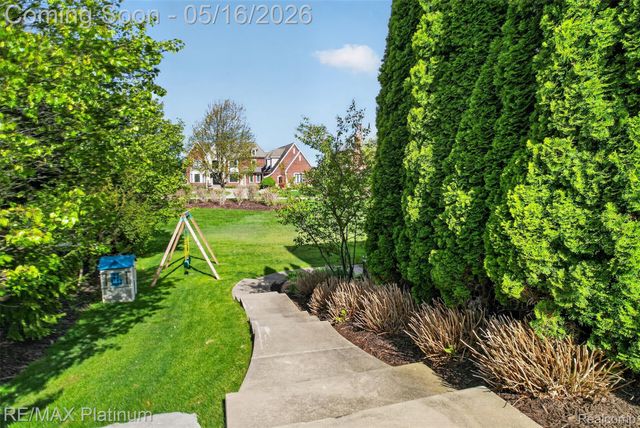 10709 Stoney Point Drive, Green Oak Township, MI 48178