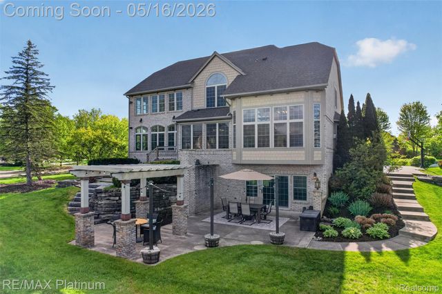 10709 Stoney Point Drive, Green Oak Township, MI 48178
