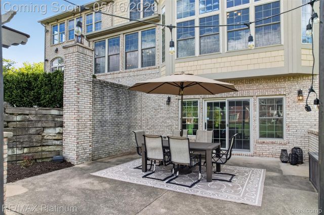 10709 Stoney Point Drive, Green Oak Township, MI 48178