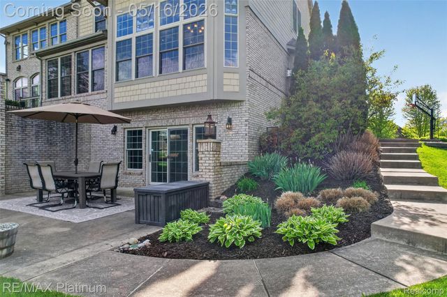 10709 Stoney Point Drive, Green Oak Township, MI 48178