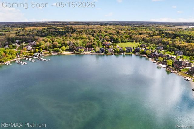 10709 Stoney Point Drive, Green Oak Township, MI 48178