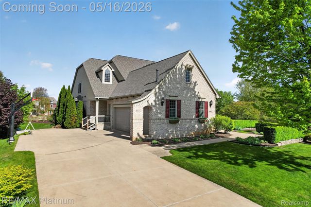 10709 Stoney Point Drive, Green Oak Township, MI 48178