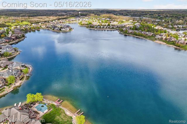 10709 Stoney Point Drive, Green Oak Township, MI 48178
