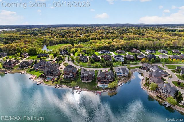 10709 Stoney Point Drive, Green Oak Township, MI 48178