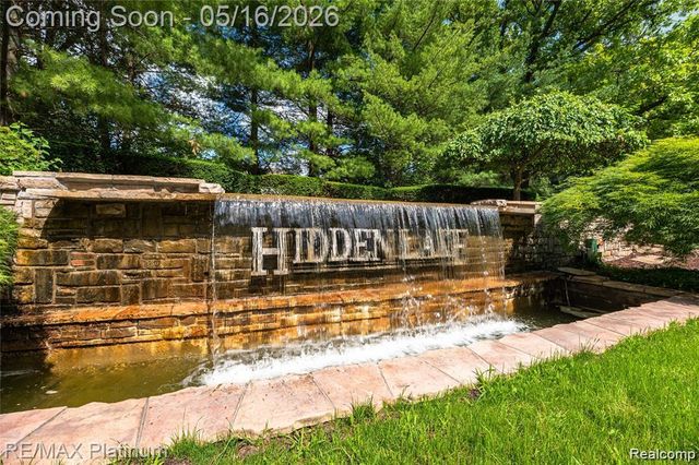 10709 Stoney Point Drive, Green Oak Township, MI 48178