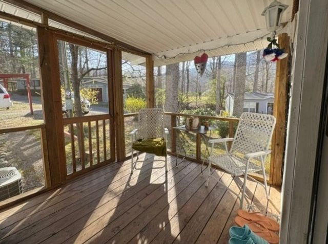123 Leisure Woods Lane, Hiawassee, GA 30546