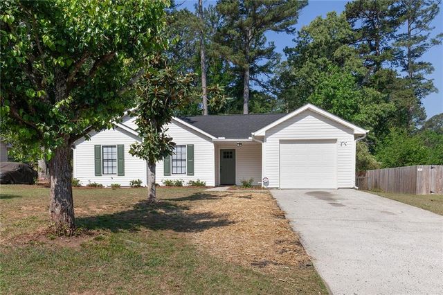 240 Chase Woods Circle, Jonesboro, GA 30236
