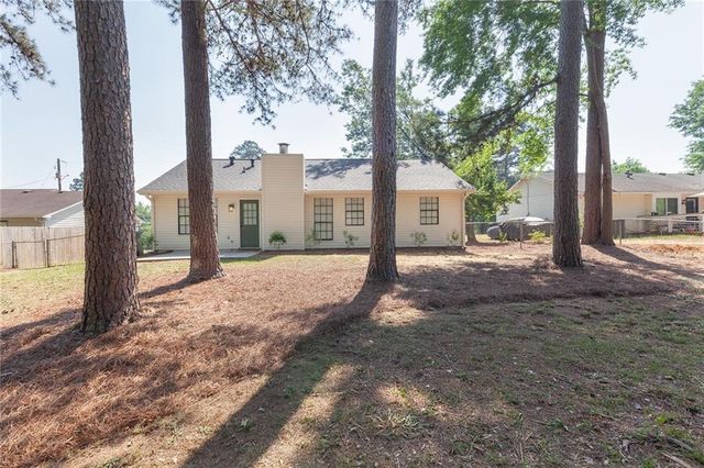 240 Chase Woods Circle, Jonesboro, GA 30236