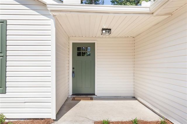 240 Chase Woods Circle, Jonesboro, GA 30236