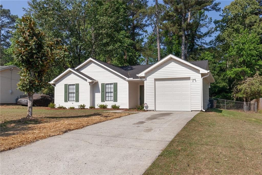 240 Chase Woods Circle, Jonesboro, GA 30236