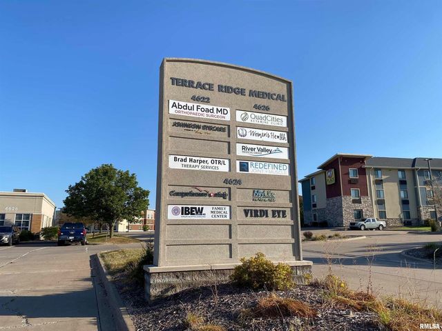 4622 PROGRESS Drive A, Davenport, IA 52807