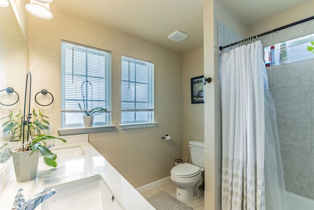 212 Timber Brook DR, Hutto, TX 78634