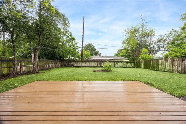 5850 Southminster Drive, Houston, TX 77035
