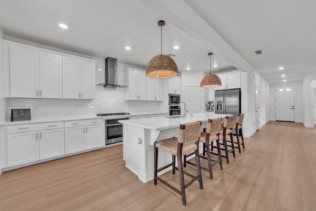 5936 Rosalee St, Sacramento, CA 95835