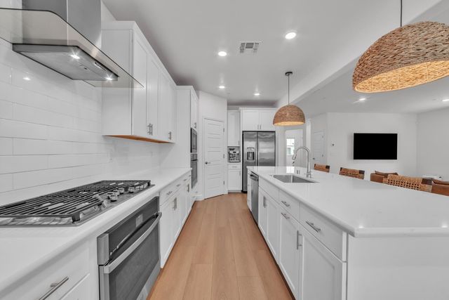 5936 Rosalee St, Sacramento, CA 95835