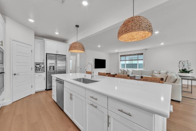 5936 Rosalee St, Sacramento, CA 95835