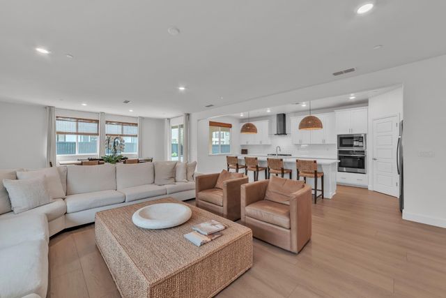 5936 Rosalee St, Sacramento, CA 95835