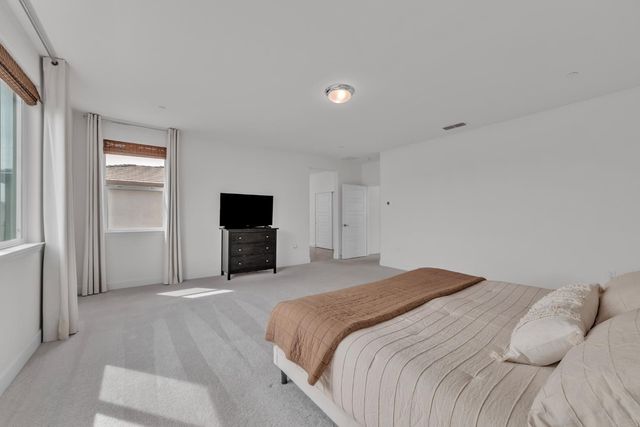 5936 Rosalee St, Sacramento, CA 95835