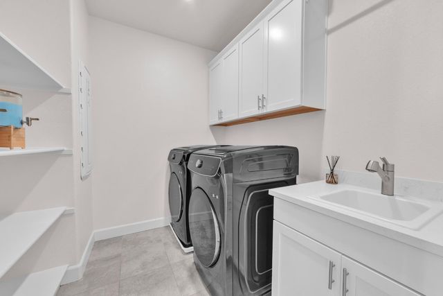 5936 Rosalee St, Sacramento, CA 95835