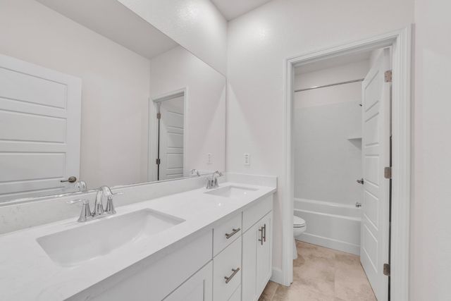 5936 Rosalee St, Sacramento, CA 95835