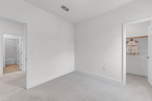 5936 Rosalee St, Sacramento, CA 95835