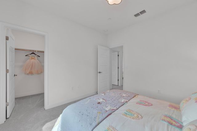 5936 Rosalee St, Sacramento, CA 95835