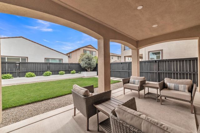 5936 Rosalee St, Sacramento, CA 95835