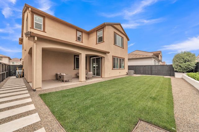 5936 Rosalee St, Sacramento, CA 95835