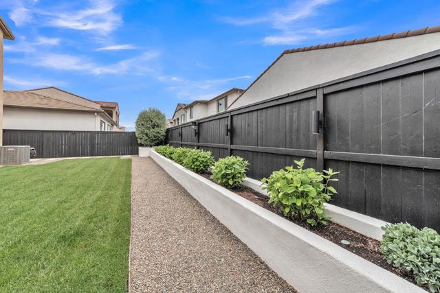 5936 Rosalee St, Sacramento, CA 95835