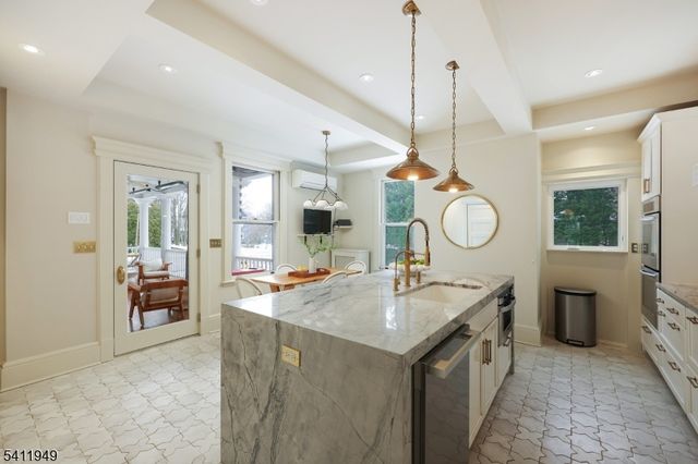 318 South Euclid Avenue, Westfield Town, NJ 07090