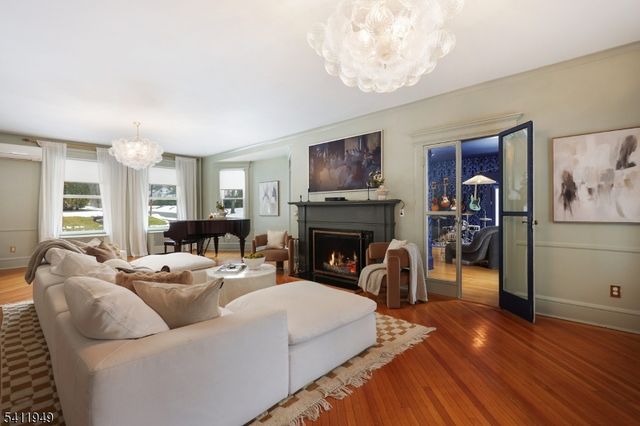 318 South Euclid Avenue, Westfield Town, NJ 07090