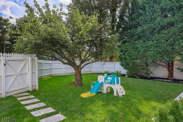 318 South Euclid Avenue, Westfield Town, NJ 07090