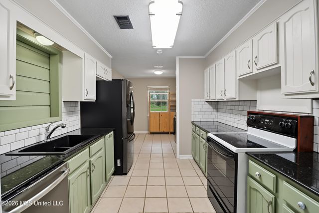 631 Michelle Drive, Biloxi, MS 39532