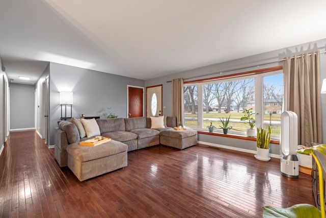 3S481 Osage Drive, Glen Ellyn, IL 60137