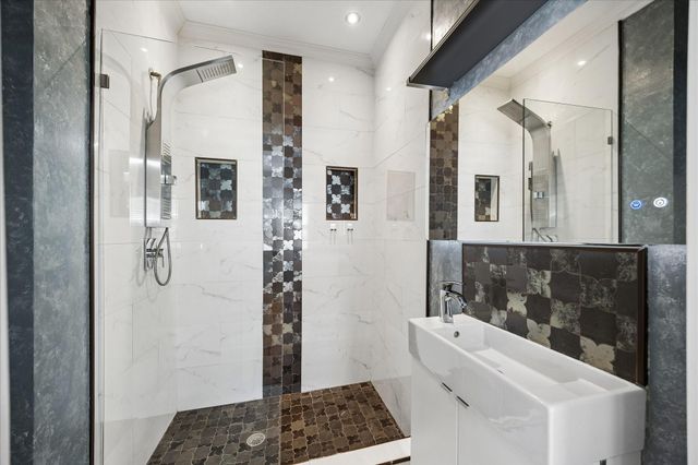 2231 Singleton Street, Houston, TX 77008
