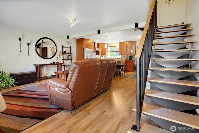 14305 14307 107th Avenue Ct E, Puyallup, WA 98374