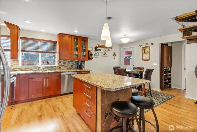 14305 14307 107th Avenue Ct E, Puyallup, WA 98374