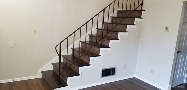 14305 14307 107th Avenue Ct E, Puyallup, WA 98374