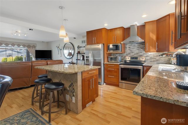 14305 14307 107th Avenue Ct E, Puyallup, WA 98374