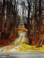 1659 S LAKESHORE DR, Louisa, VA 23093