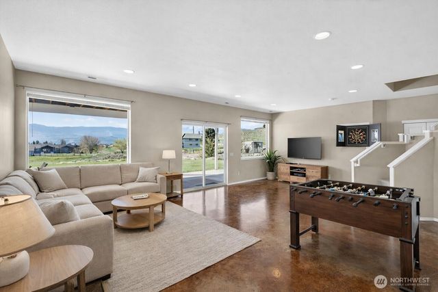 2350 10th Street NE, East Wenatchee, WA 98802