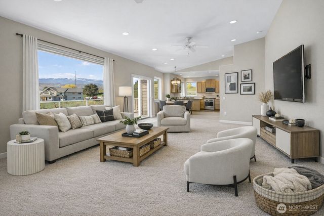 2350 10th Street NE, East Wenatchee, WA 98802