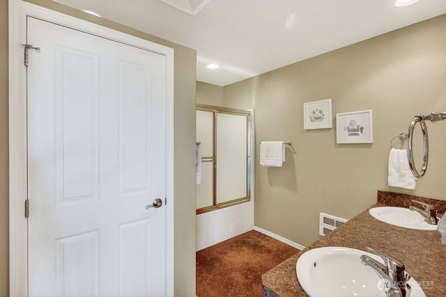 2350 10th Street NE, East Wenatchee, WA 98802