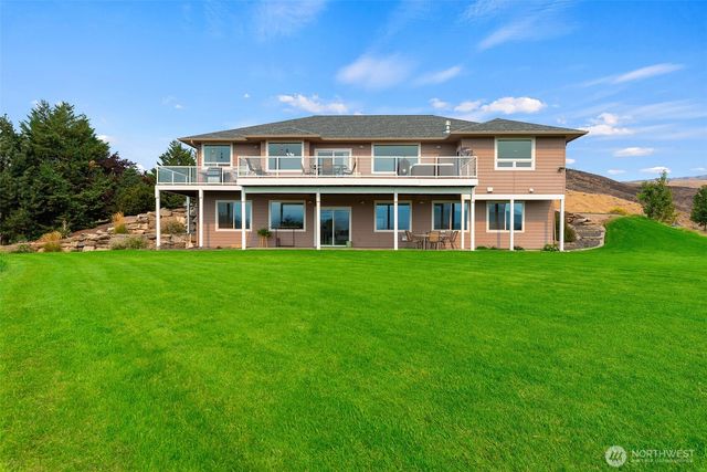 2350 10th Street NE, East Wenatchee, WA 98802