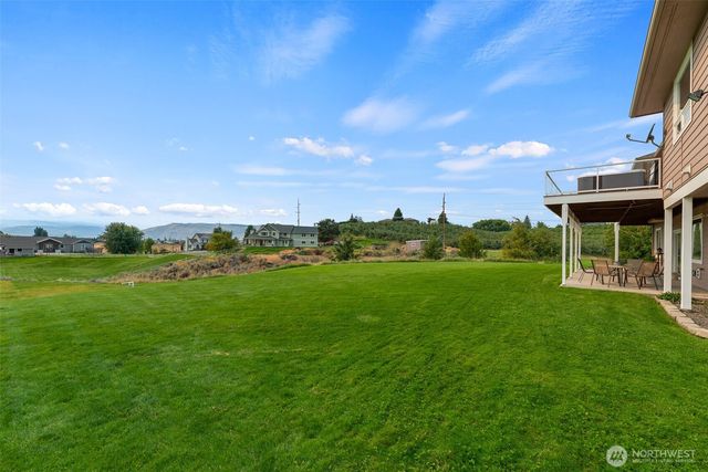 2350 10th Street NE, East Wenatchee, WA 98802