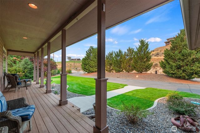 2350 10th Street NE, East Wenatchee, WA 98802